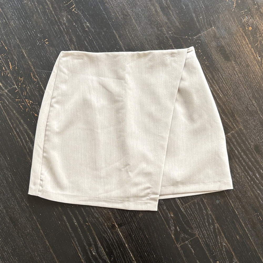 Abercrombie Beige Mini Skirt